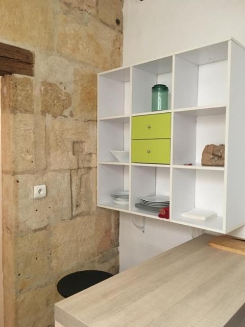 Appart Sympa Dans Le Vieux Nimes Luaran gambar