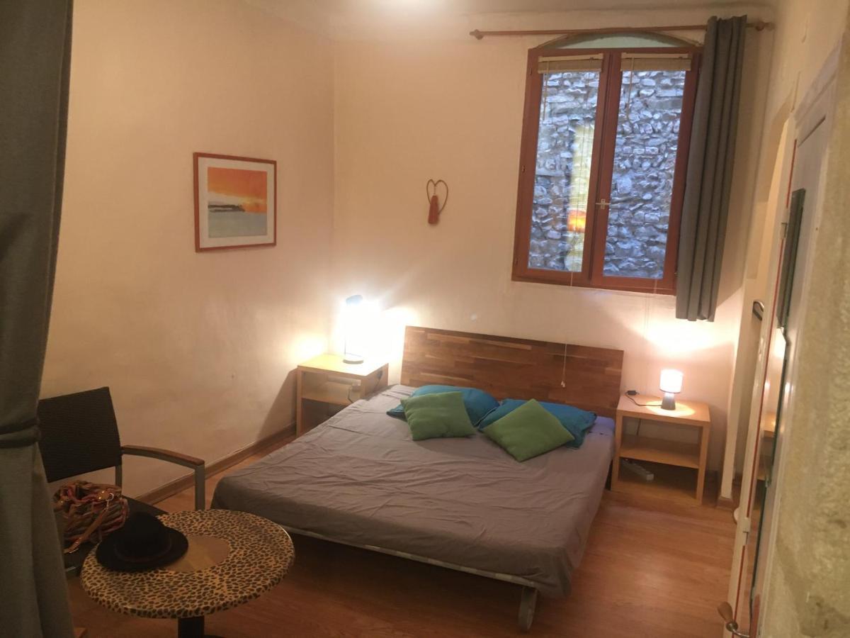 Appart Sympa Dans Le Vieux Nimes Luaran gambar