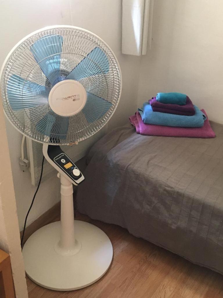 Appart Sympa Dans Le Vieux Nimes Luaran gambar